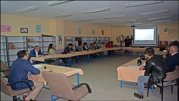 Kodlamanisa Projesi İle İlgili Bilgilendirme Toplantısı 75. Yıl Alime Paşa İlköğretim Kurumlarında Yapıldı.