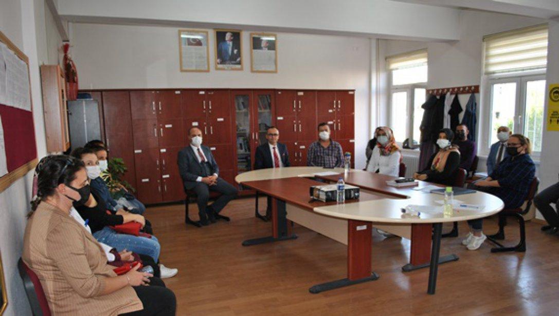 İlçe Milli Eğitim Müdürü Yüksel Kocabaş Hikmet Arsal Anaokulu ve Demirci Anadolu Lisesine Kurum Ziyaretleri Gerçekleştirdi.